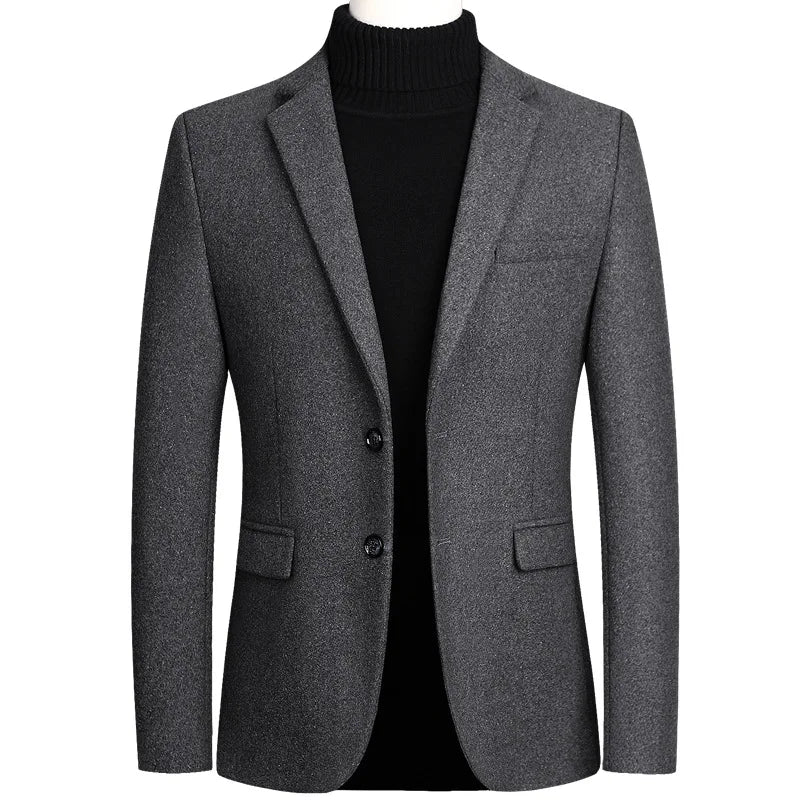 Blazer masculino Monterali MT027 com corte slim, tecido premium e caimento elegante. Ideal para composições sociais ou casuais com sofisticação.