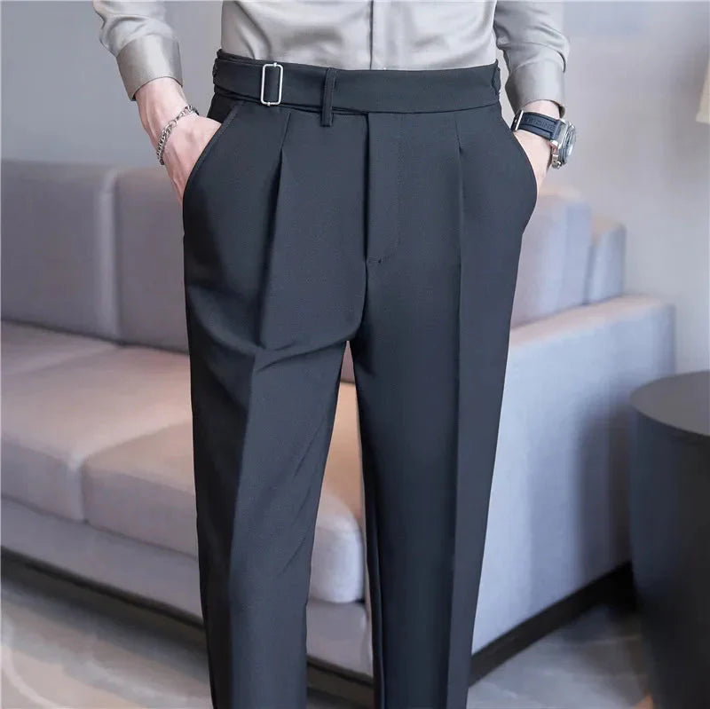 Calça masculina Monterali MT208 com corte de alfaiataria e acabamento refinado.