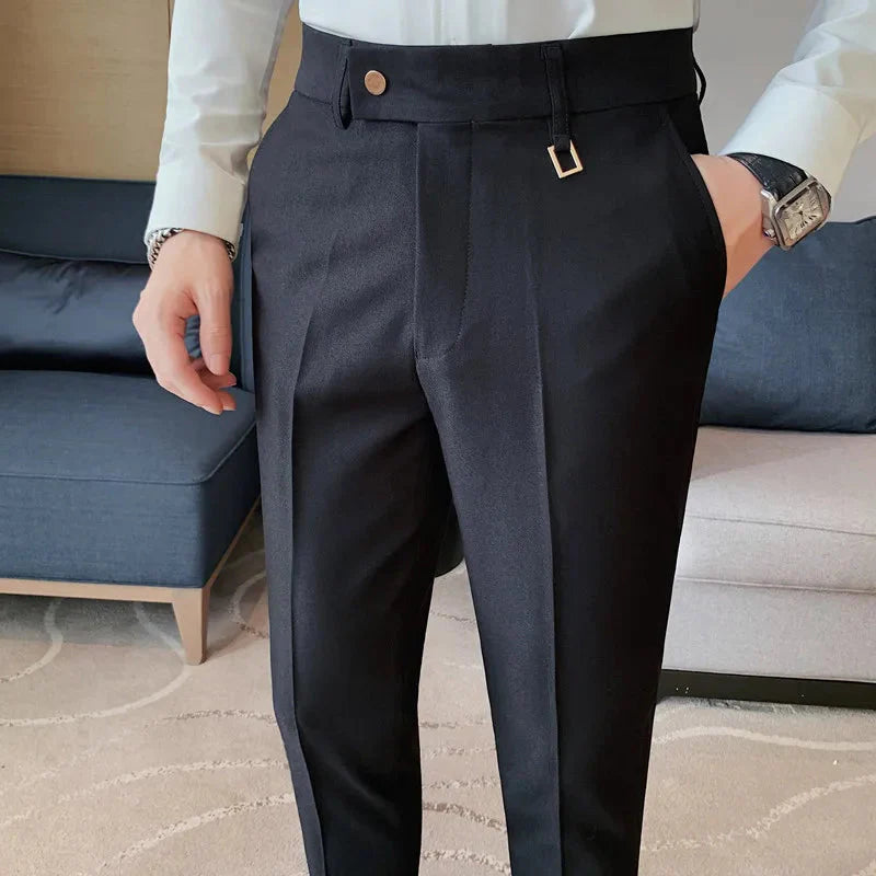 Calça de alfaiataria masculina Monterali MT213 com corte slim e tecido premium.