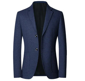 Blazer masculino Monterali MT030 com algodão leve, caimento ajustado e visual sofisticado. Ideal para eventos formais ou produções casuais elegantes.

