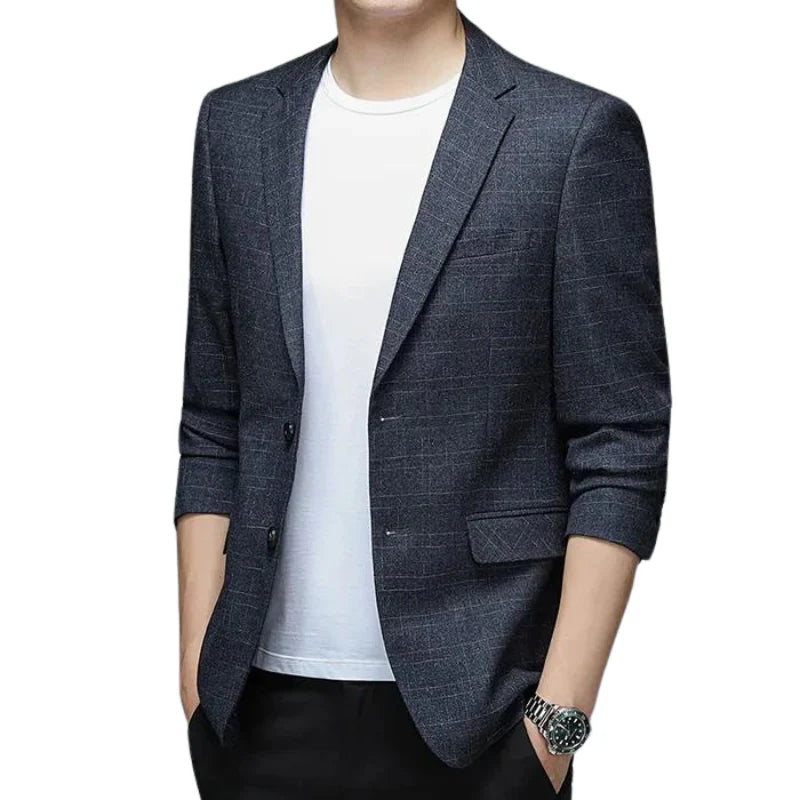 Blazer masculino Monterali MT191 com corte clássico, tecido respirável e lapelas discretas. Elegância versátil para ocasiões formais e uso diário.

