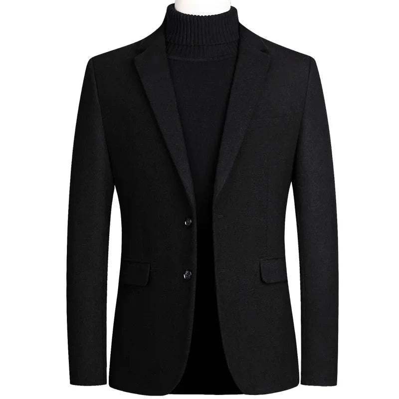 Blazer masculino Monterali MT027 com corte slim, tecido premium e caimento elegante. Ideal para composições sociais ou casuais com sofisticação.

