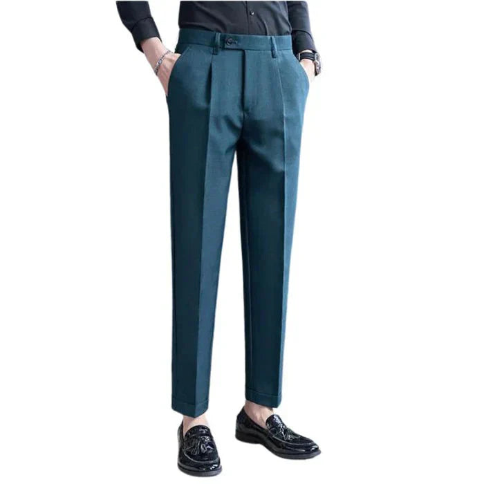 Calça de alfaiataria masculina Monterali MT209 com corte moderno e acabamento refinado.

